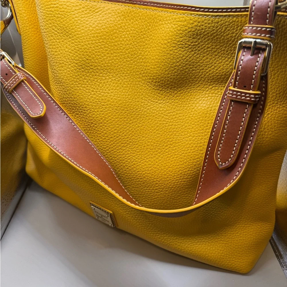 DOONEY & BOURKE EXTRA LARGE PEBBLE LEATHER COURTNEY SAC TOTE BAG